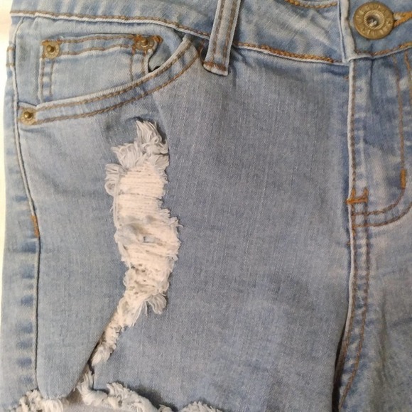 American Blue Premium Distressed Denim Rip Shorts - Picture 2 of 7